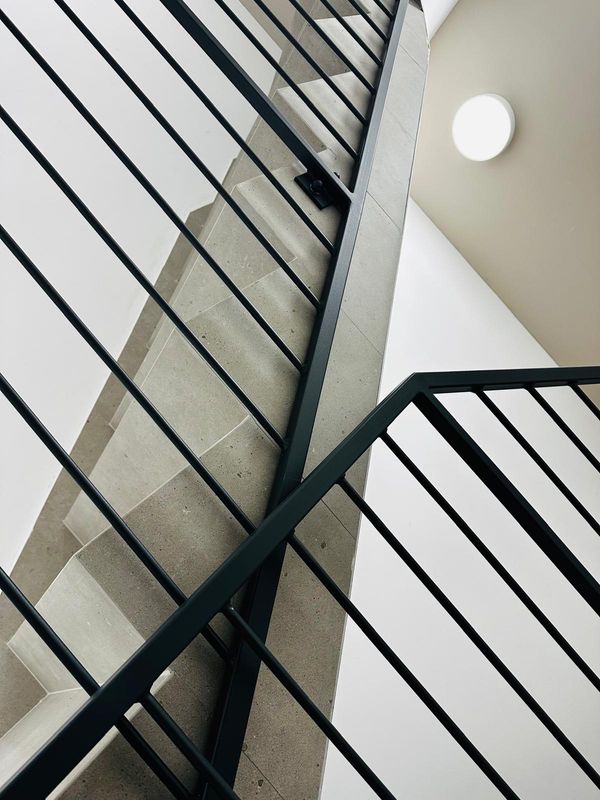 Moderno stepenište obloženo keramičkim pločicama - obloga stepeništa Zagreb, Mantofly d.o.o.